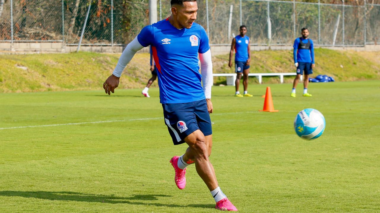 Mango Sánchez aparece en otro equipo tras salir del Olimpia