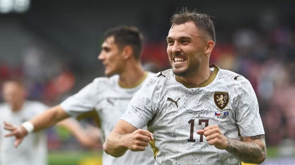 Jugadores de la Republica de Chequia celebrando un tanto frente a Kosovo. Foto: Cortesía