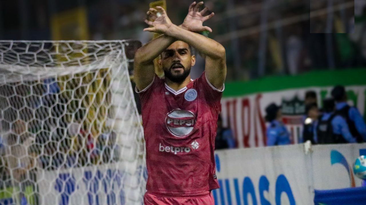 John Kleber es presentado por su nuevo equipo en Uruguay tras salir de Motagua