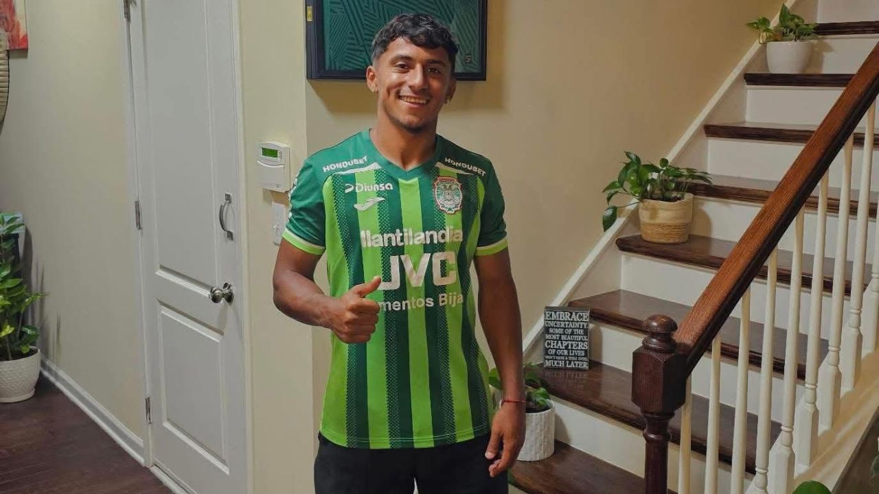 Marathón firma futbolista que destacó fútbol amateur en Estados Unidos