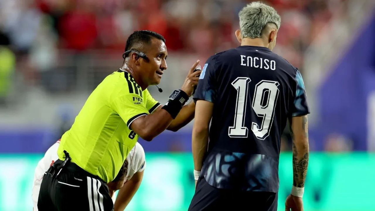 FIFA toma decisión con Iván Barton tras polémica actuación en el Paraguay-Turquía