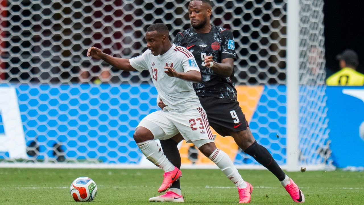 FIFA impone dura sanción a qatarí que lesionó de gravedad a Koné de Canadá
