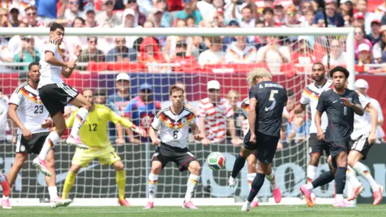 Gol de Antonee Robinson en el Estados Unidos vs Alemania en Chicago