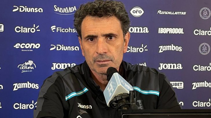 José Molina responde sobre los torneos burocráticos y advierte a Argentina