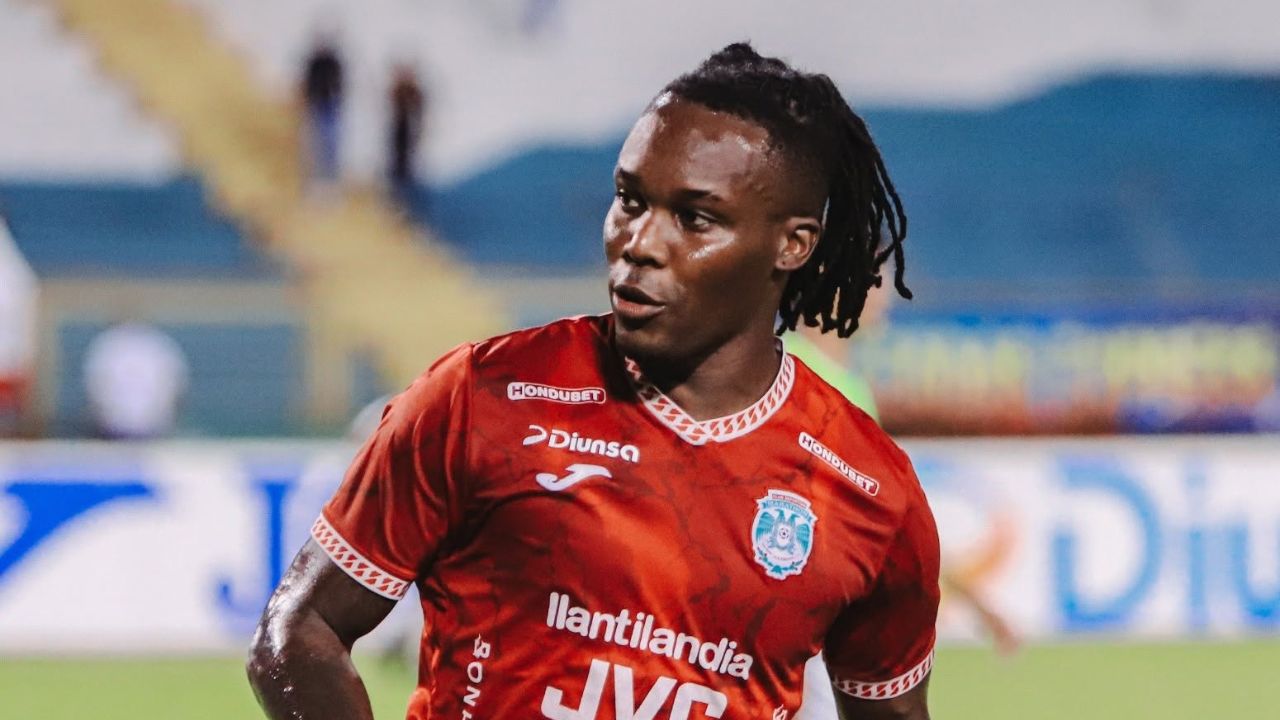 Rubilio Castillo cerca de definir su equipo para el próximo torneo