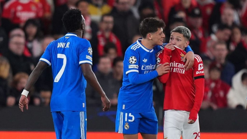 Vinicius Jr, Arda Guler y Gianluca Prestianni durante el incidente en la Champions League. Foto: Cortesía