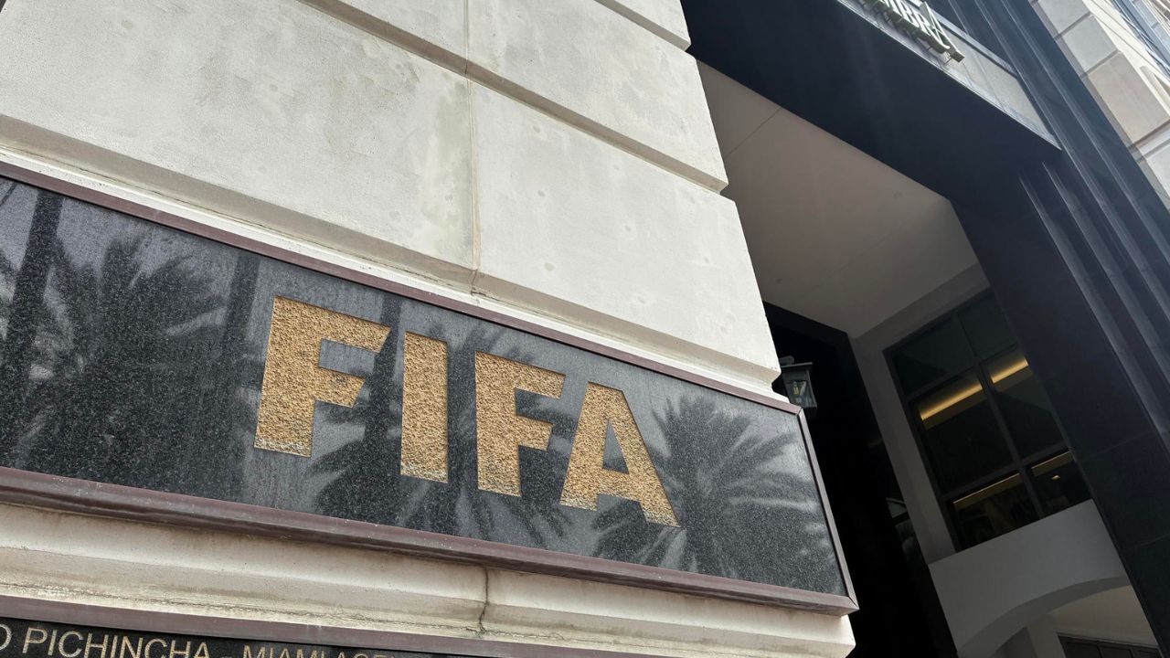 Denuncian que empleados de FIFA fueron engañados con proyecto Infantino