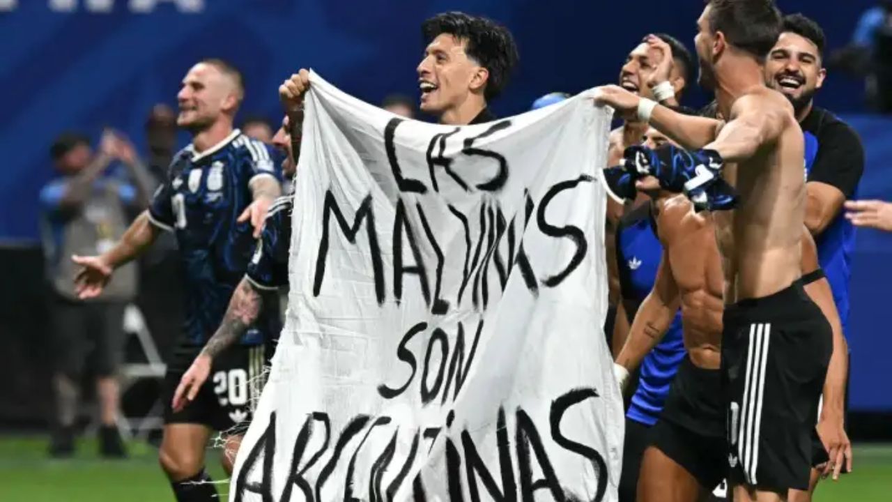 Lisandro Martínez y Cuti Romero vistos con malos ojos en la Premier League