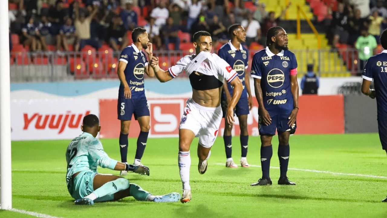 Olimpia levanta la Supercopa de Honduras tras vencer a Motagua por la mínima