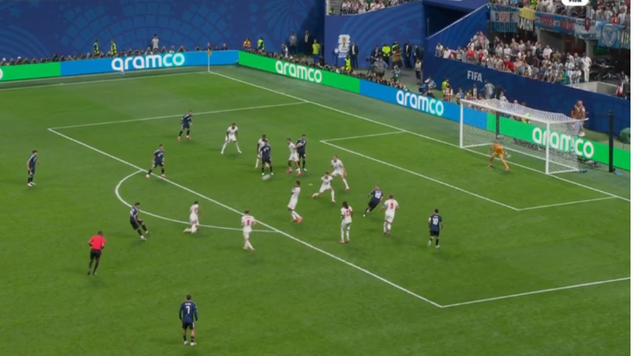 Así fue el golazo de Enzo Fernández para el empate de Argentina vs Inglaterra