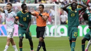 Imagen de Los árbitros que la FIFA regresó del Mundial y lo que pasará con Said Martíne