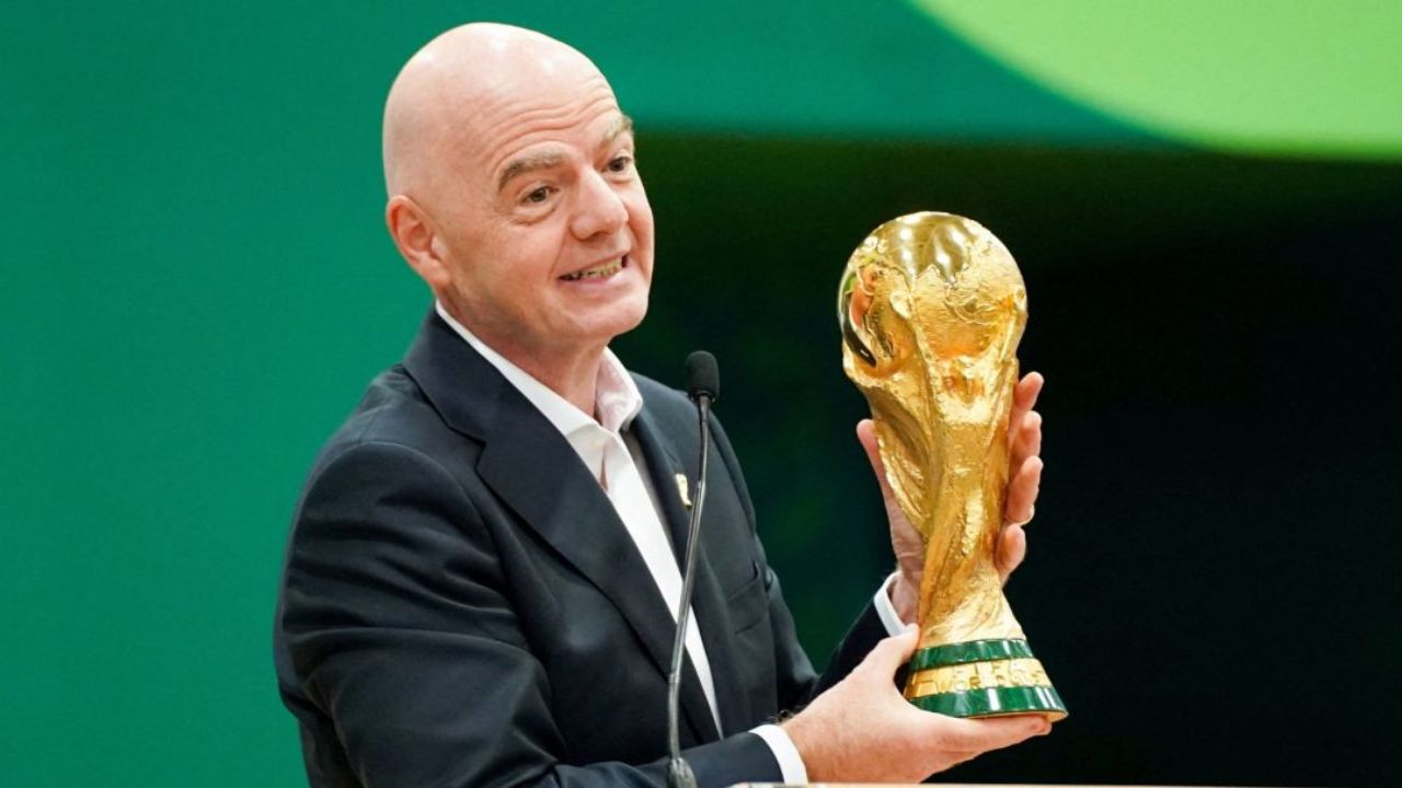 FIFA confirma que evaluará un Mundial con 64 selecciones para 2030