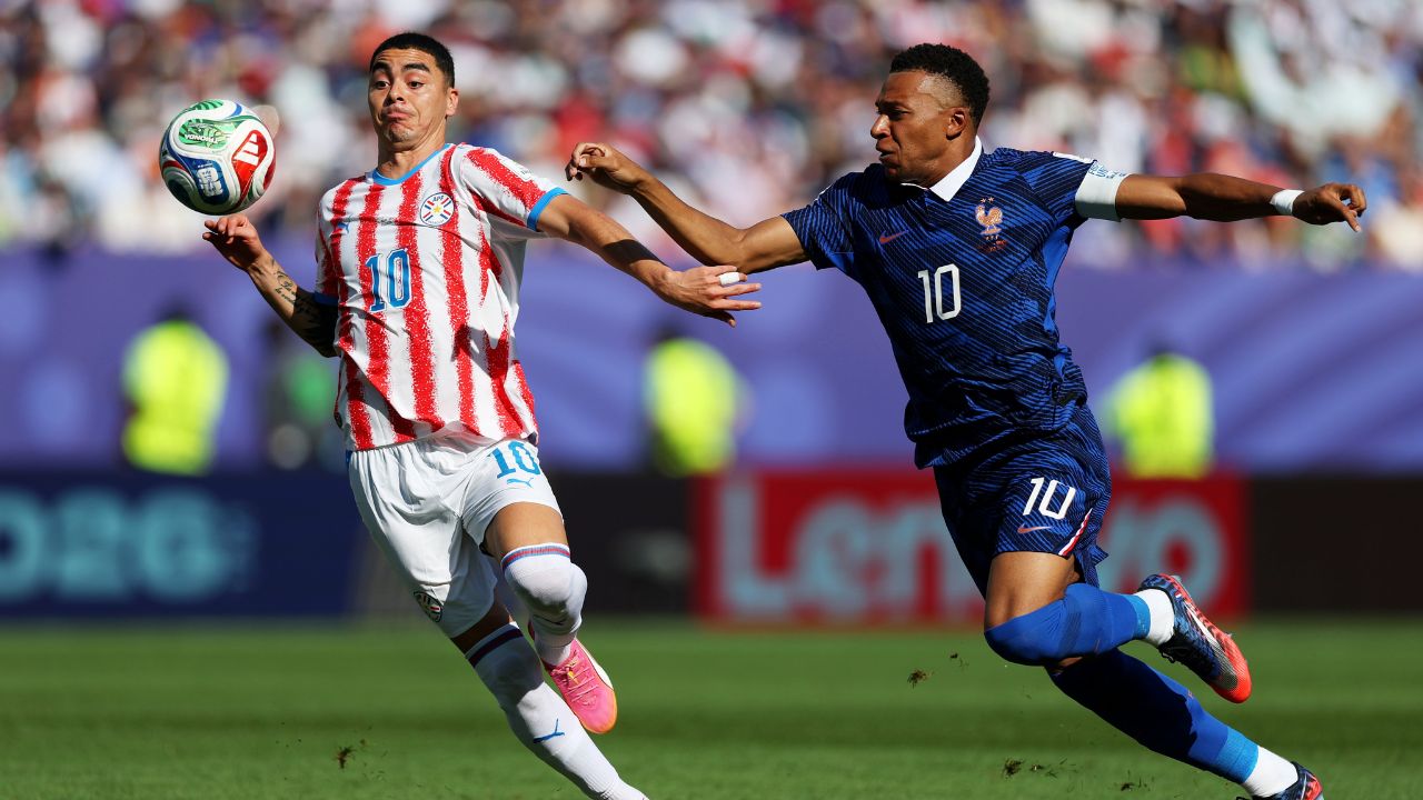 Francia tumba el muro de Paraguay con un penal de Mbappé y avanza a cuartos