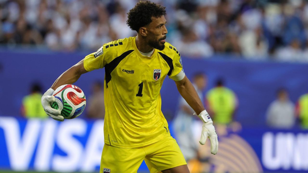 Vozinha retrasa su viaje a Chile y preocupa a todo el Colo Colo