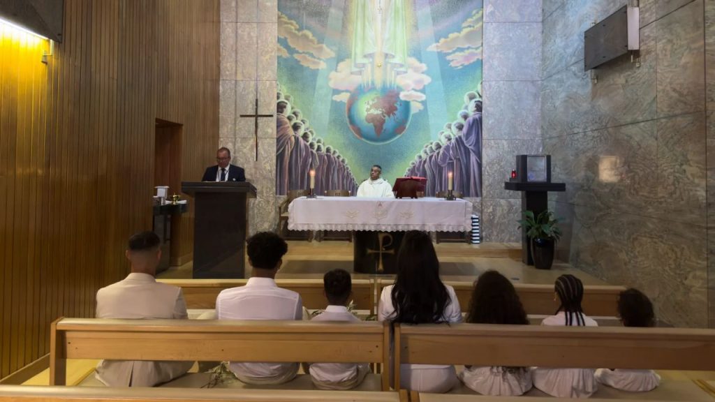 La pareja decidió que solo serían acompañados por sus hijos durante la ceremonia. Foto: Cortesía