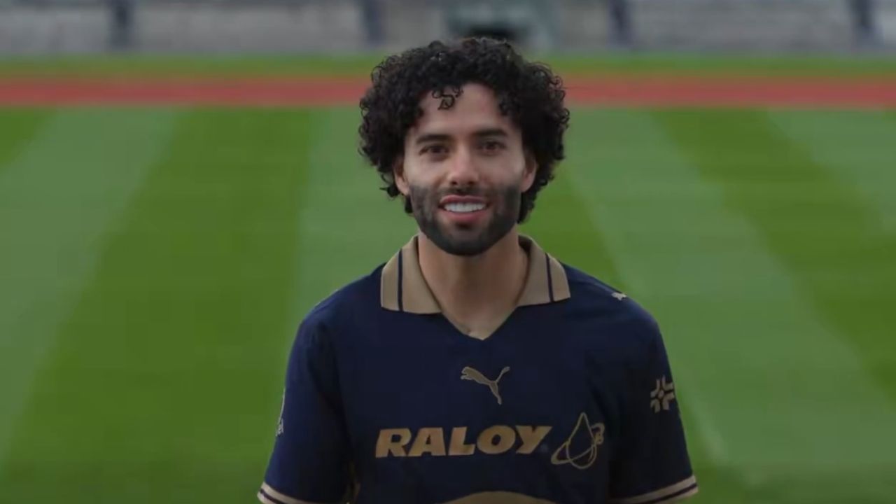 César Chino Huerta es presentado por Pumas tras su paso por Europa