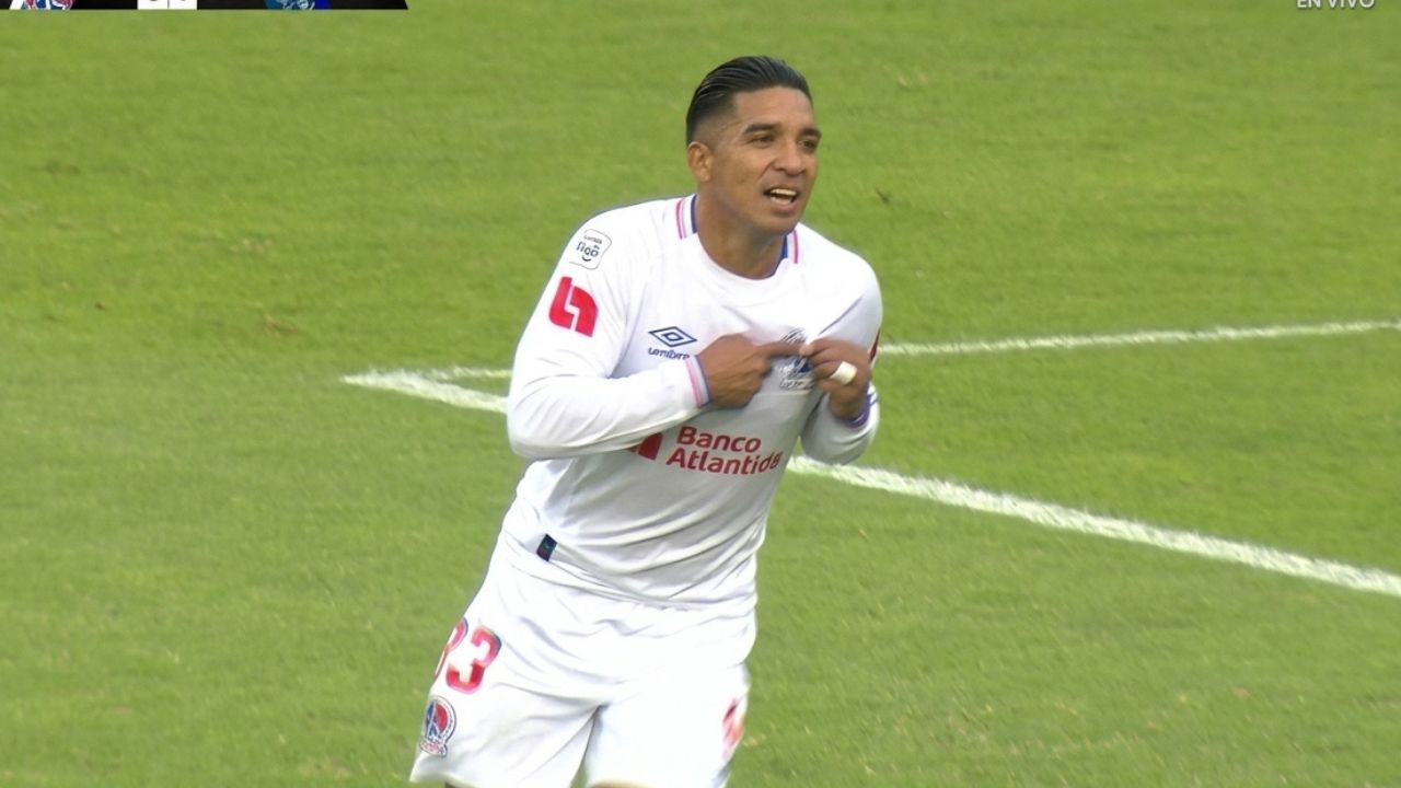 Así fue el gol con el que Michaell Chirinos igualó partido ante Motagua