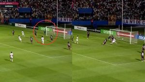 Jorge Benguché anota gol ante Saprissa tras error de Abraham Madriz