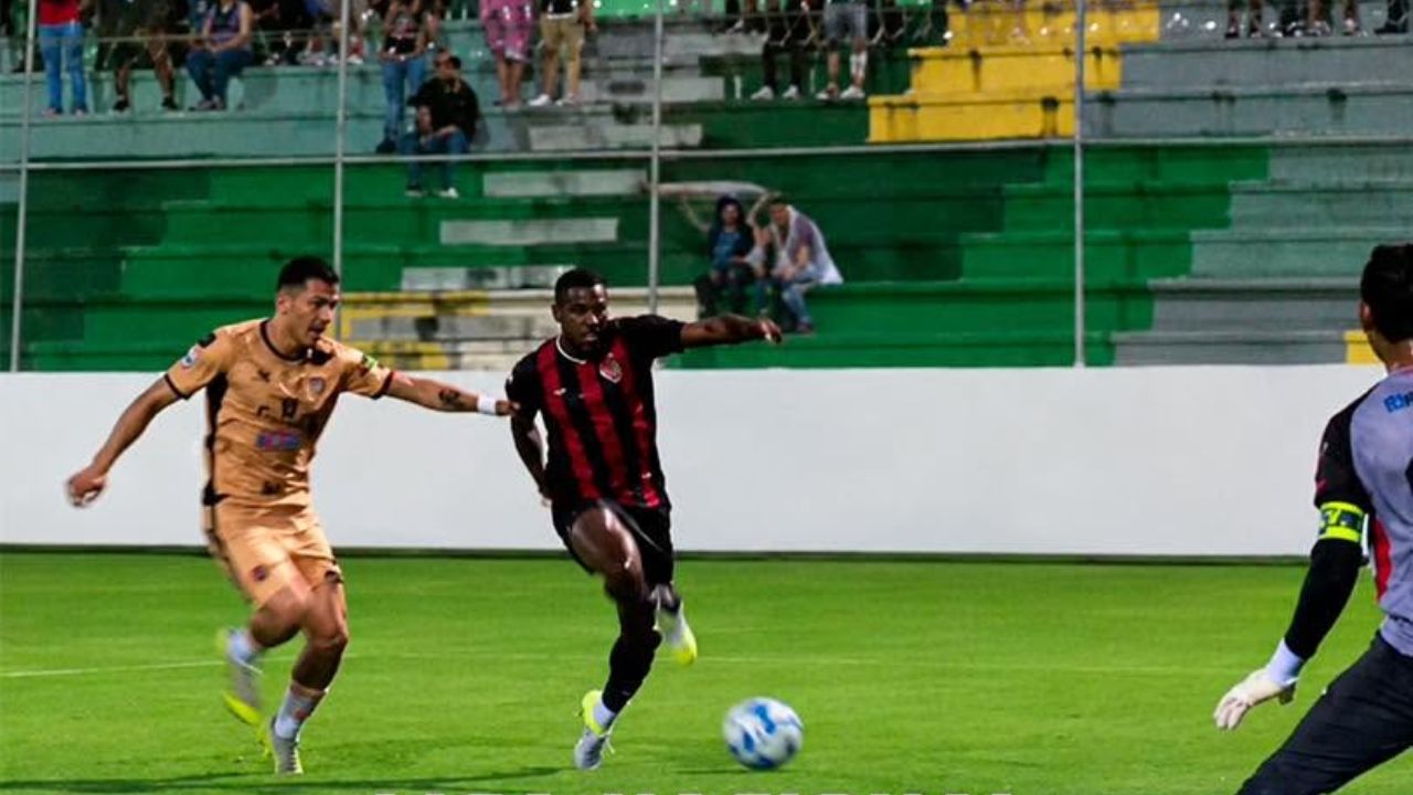 Independiente firma remontada ante Choloma y consigue su primer triunfo en Liga Nacional