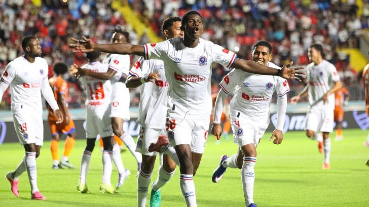 Un Olimpia lleno de reservas doblega a UPNFM arranque del Apertura