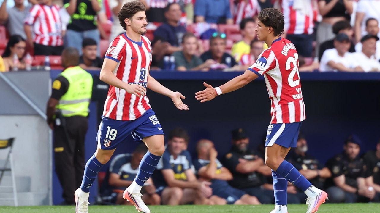Julián Álvarez sigue sin definir su futuro en la recta final del cierre del mercado