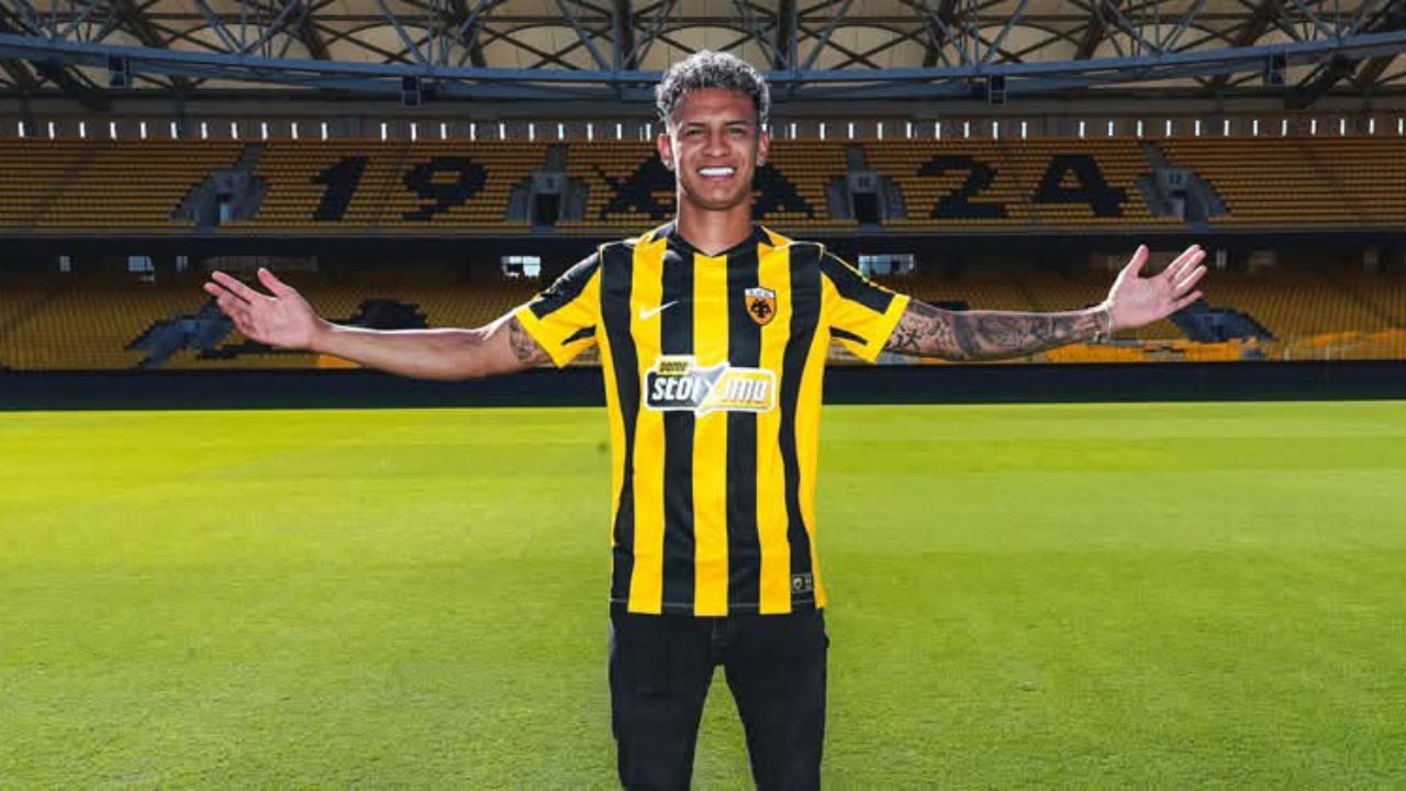 Kervin Arriaga es presentado como nuevo refuerzo del AEK de Atenas