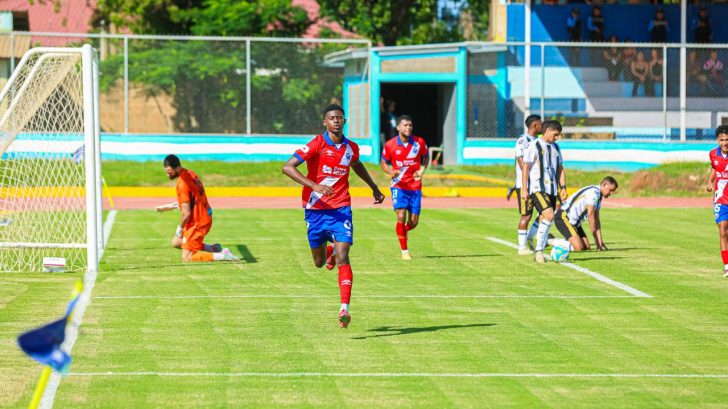 Olimpia golea a un combativo Juticalpa y suma segundo triunfo consecutivo