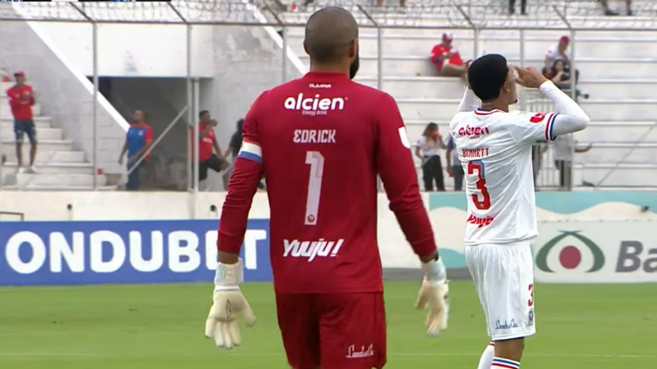 El insólito error de Edrick Menjívar que regaló el gol a Motagua