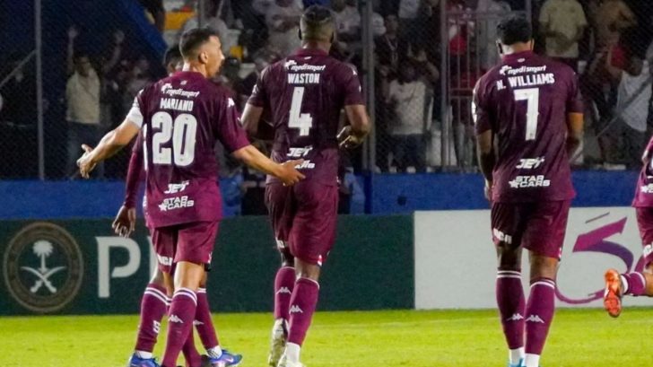 Mariano Torres dispara contra el arbitraje tras caer ante Olimpia
