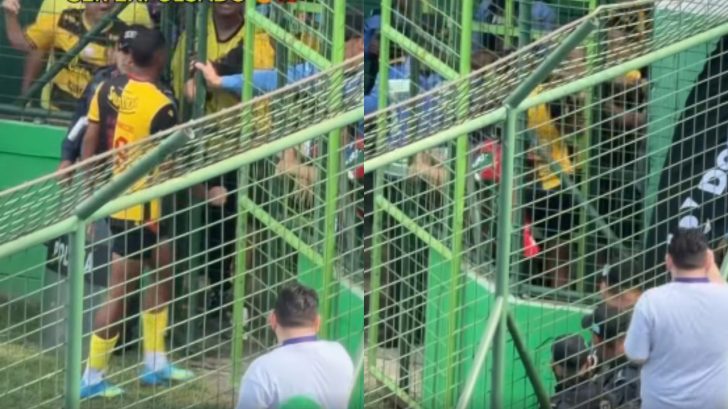 Daniel Aparicio protagoniza pelea con aficionado tras ser expulsado