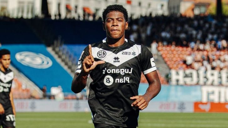 Dereck Moncada arrasa y es premiado como la figura de agosto en Suiza
