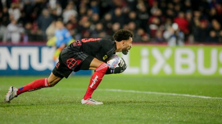 El imperdonable error de Vozinha en su debut con Colo Colo