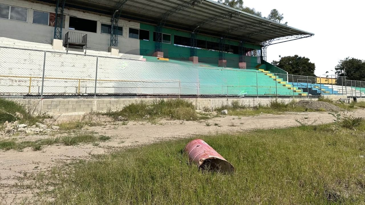 Estadio Roberto Martínez del Independiente luce en abandono