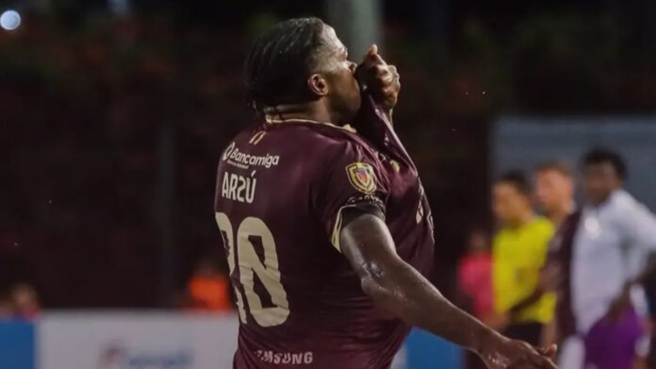 Exon Arzú comanda el triunfo del Carabobo FC con agónico gol