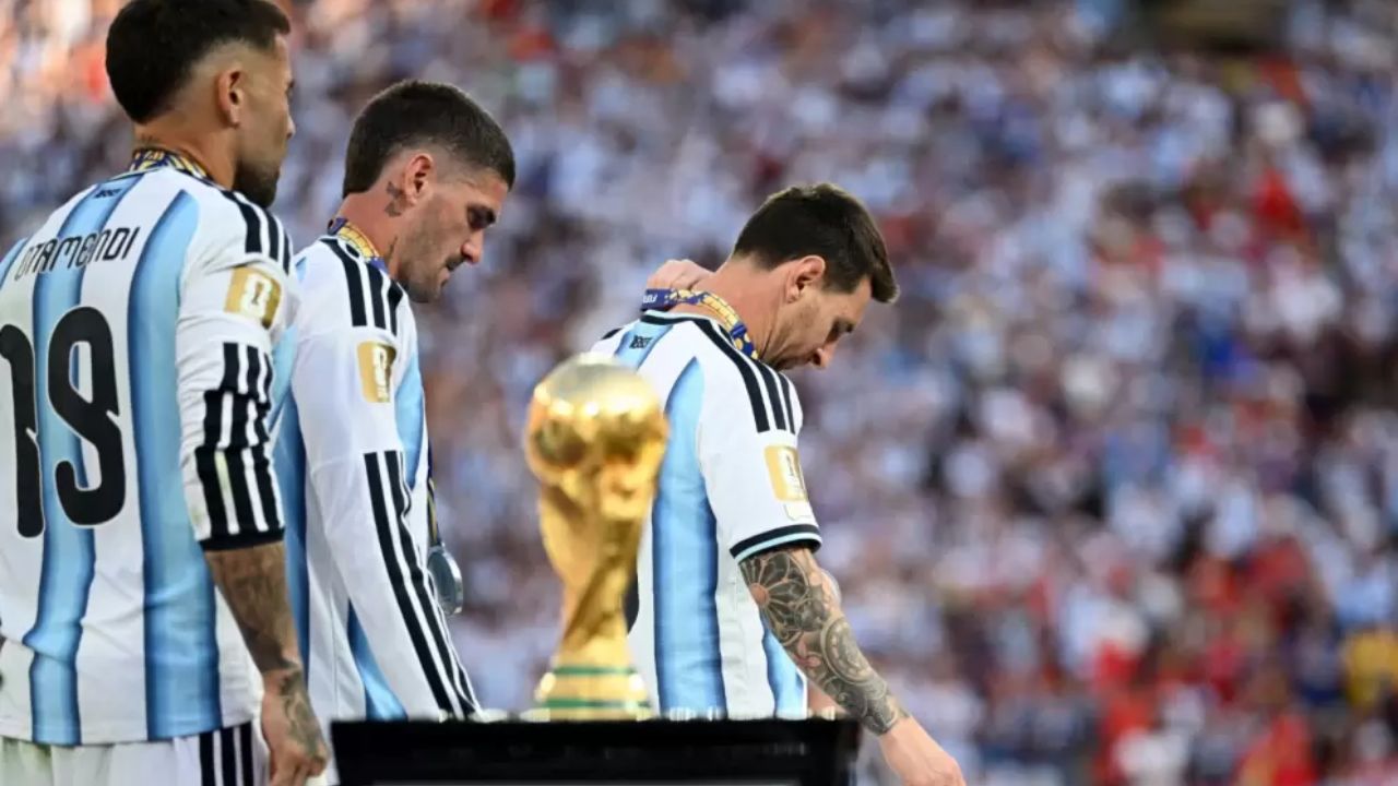 FIFA pone dura sanción a Argentina por usar la bandera de Malvinas contra Inglaterra
