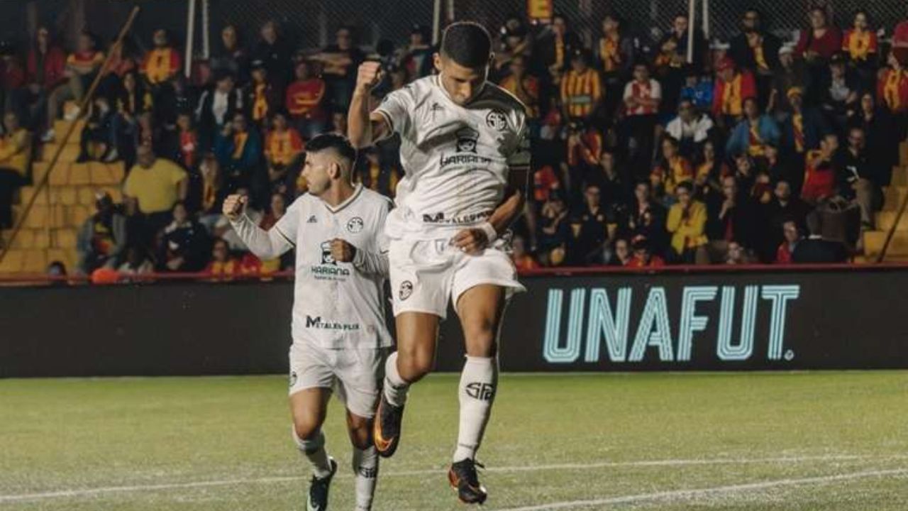 José Mario Pinto y Alex López marcan gol en triunfo de Sporting contra Herediano