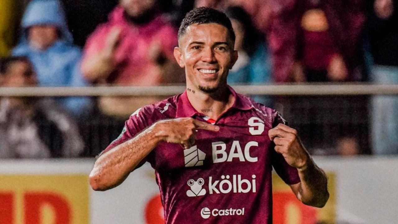 Futbolista deja Saprissa para irse a exótica liga a una semana del juego ante Olimpia