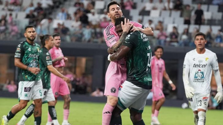 Jugadores del León le muestran su apoyo a Messi tras la muerte de su padre