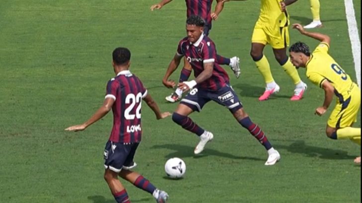 Kervin Arriaga reaparece con Levante y su entrenador toma curiosa decisión con él