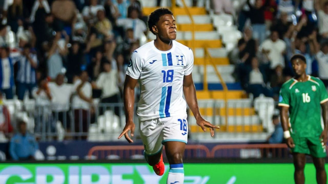 Dereck Moncada destaca en prestigiosa lista mundial tras sus partidos con la Selección