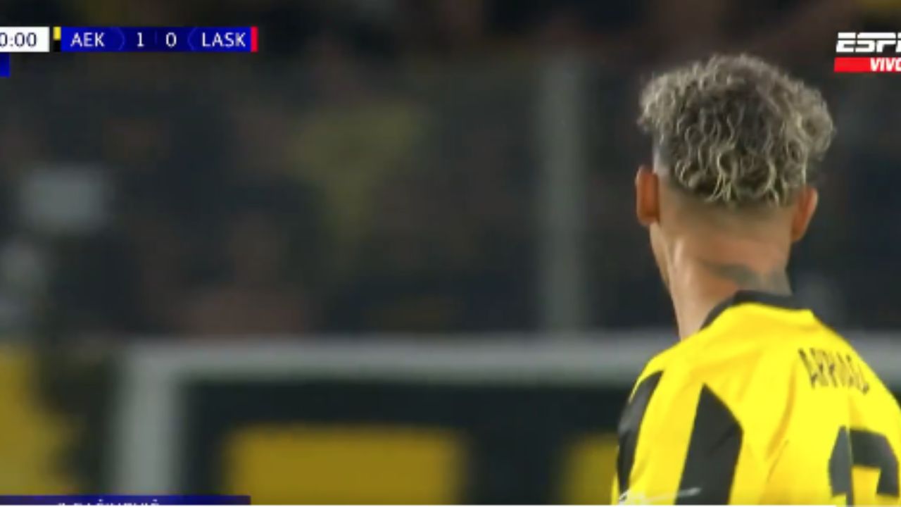 Así fue el debut de Kervin Arriaga con el AEK de Atenas de la Champions League