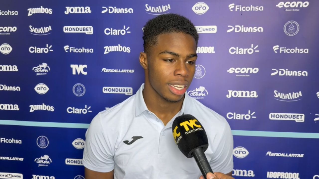 Keyrol Figueroa confiesa lo que ocurrió en el camerino para que Honduras ganara en Kingston