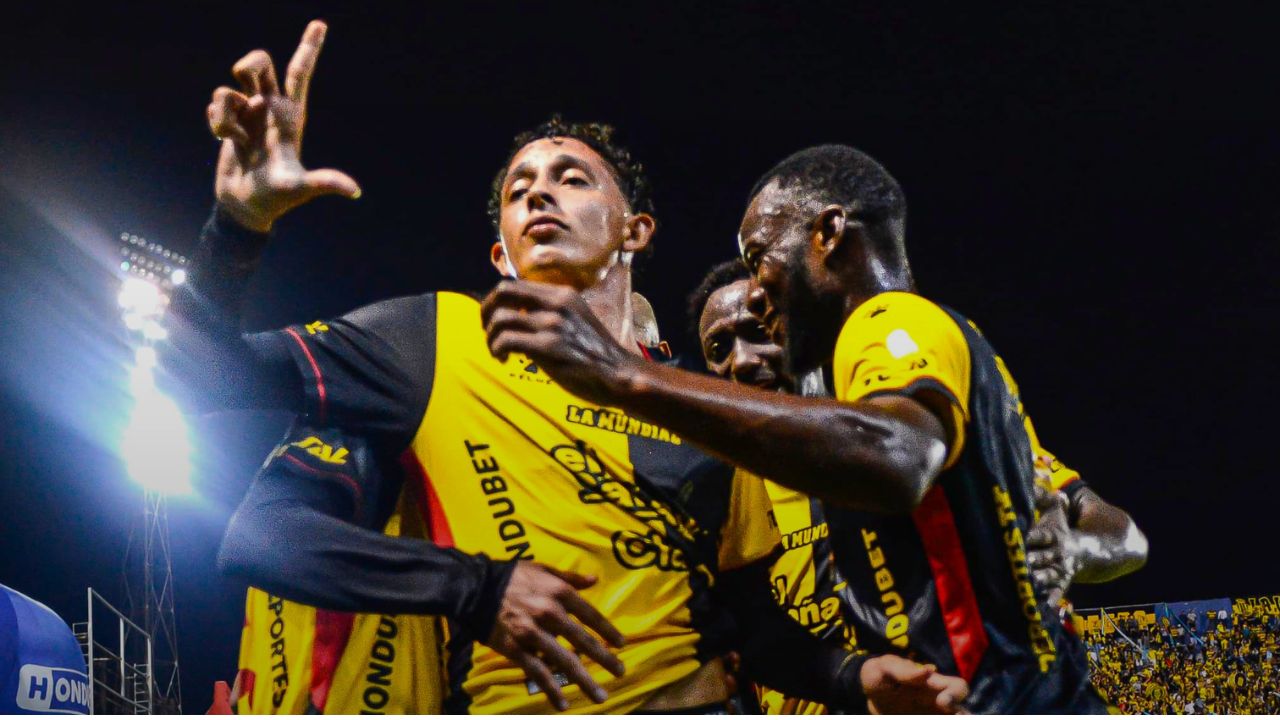 Nixon Cruz explica por qué cambió el apellido de su camiseta