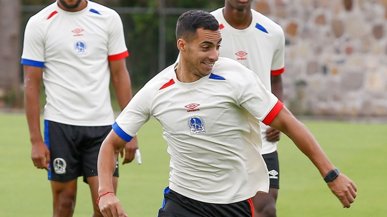 Carlos Cuello, baja con Olimpia para el partido de ida contra Firpo