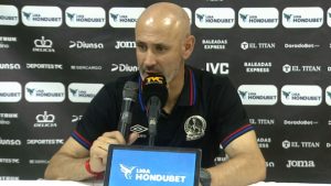 Espinel resta importancia a la pérdida del Olimpia y deja confesión tras perder