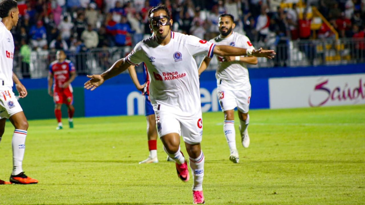 Edwin Rodríguez se gana nuevo apodo tras su brillante actuación vs Firpo