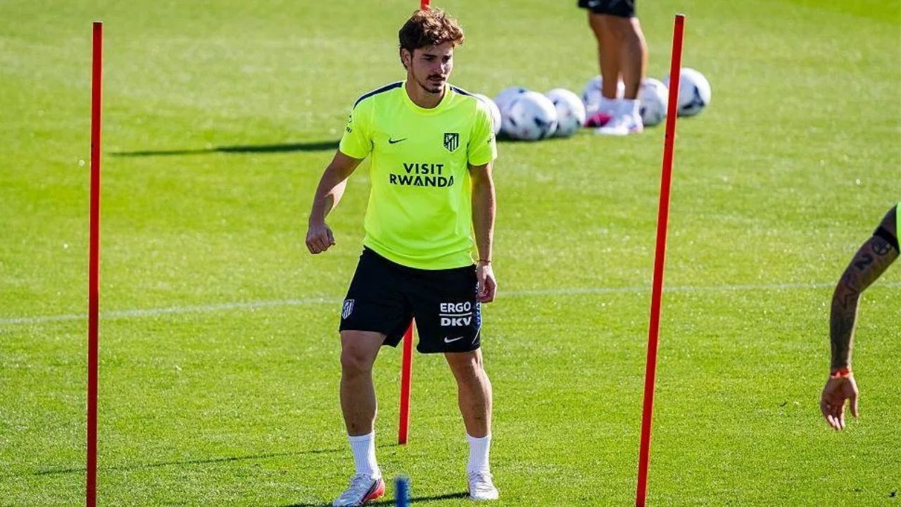 Julián Álvarez vuelve a ser convocado por el Atlético de Madrid tras rumores de salida