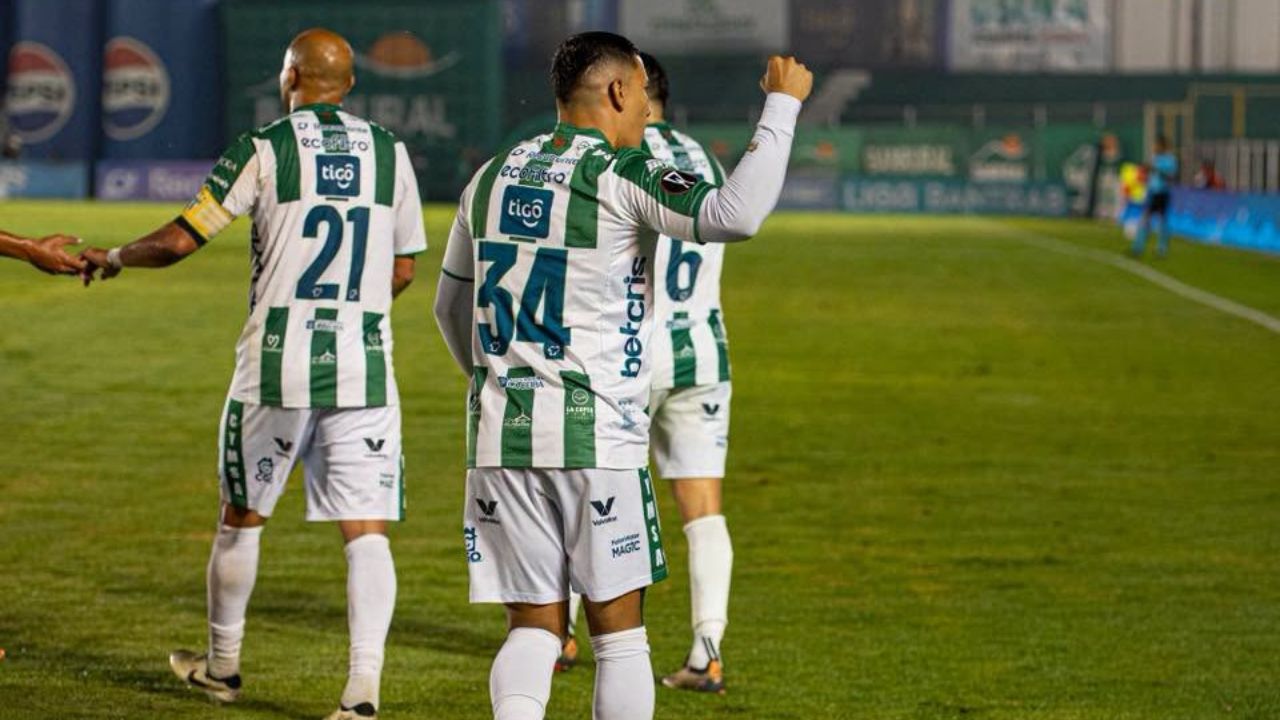 Kevin López anota su cuarto gol en Guatemala y comanda la victoria del Antigua GFC
