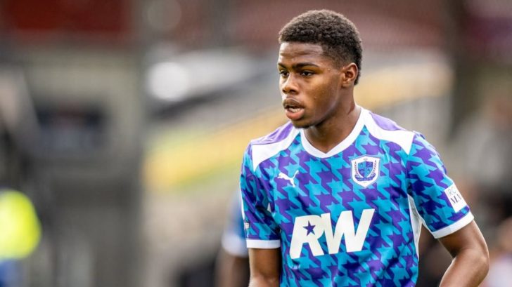 Keyrol Figueroa es banca en la victoria del Port Vale de Inglaterra