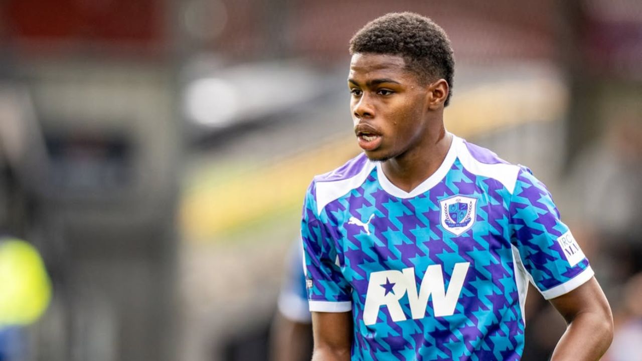 Keyrol Figueroa es banca en la victoria del Port Vale de Inglaterra